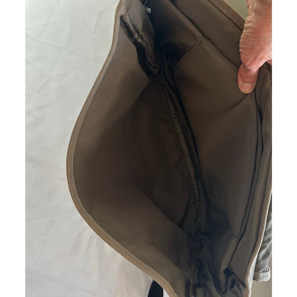 Dakine Tan Laptop Bag with Black Straps - Picture 7 of 8